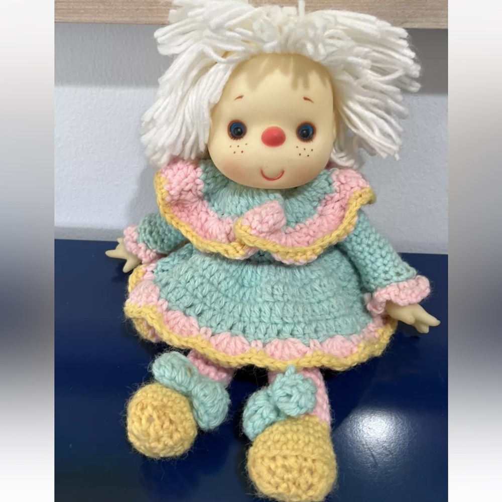Ice Cream Girl Doll Yarn Crochet Plastic Head Strawberry Shortcake Vintage 80s